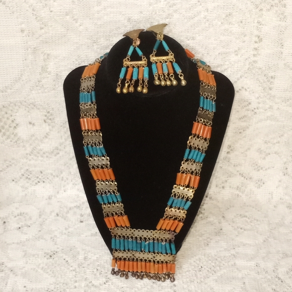 Vintage Mid Century Egyptian Revival Bib Necklace Clip Earring Set Faience - Picture 11 of 12